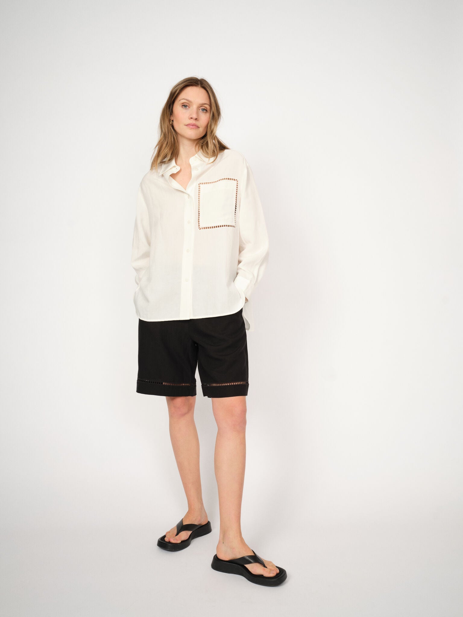 Modelshot / Ecru / Detail